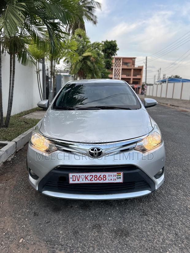 Toyota Yaris 2016 Silver
