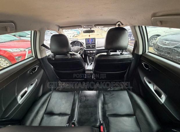 Toyota Yaris 2015 Silver