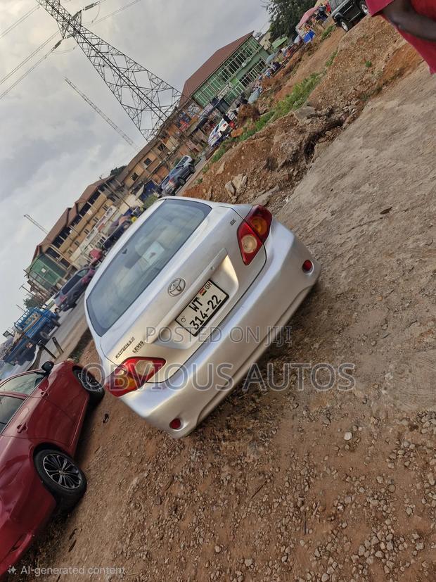 Toyota Corolla LE 4dr Sedan (1.8L 4cyl 4A) 2010 Silver