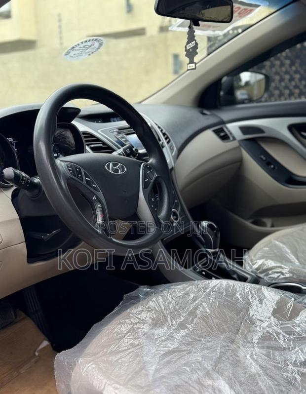 Hyundai Elantra SE Sedan FWD (1.8L 4cyl 6A) 2016 Black