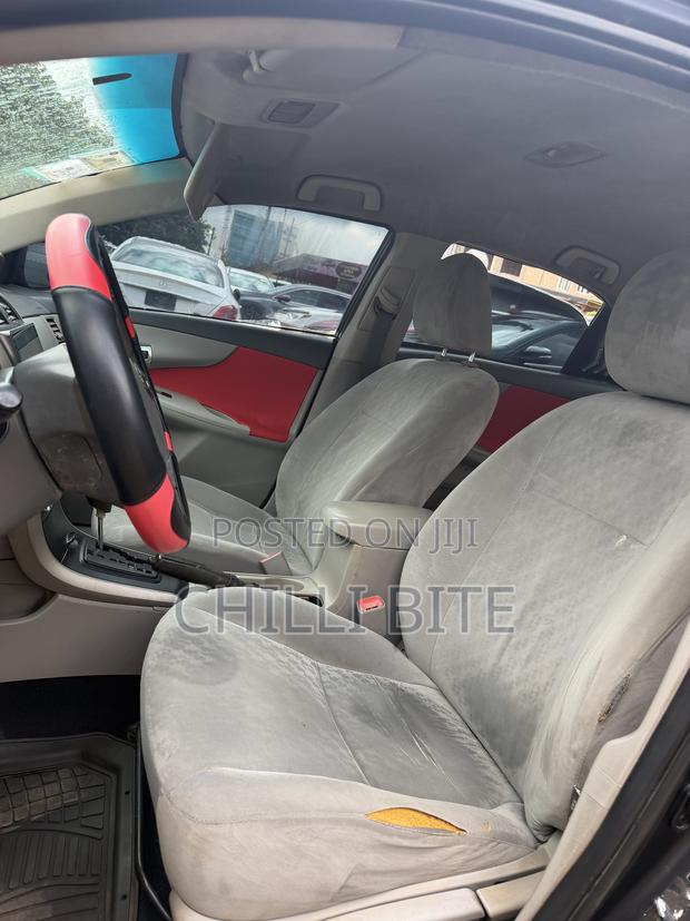 Toyota Corolla LE 4dr Sedan (1.8L 4cyl 4A) 2010 Black