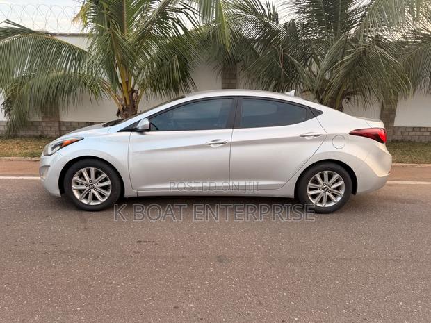 Hyundai Elantra SE Sedan FWD (1.8L 4cyl 6M) 2016 Silver