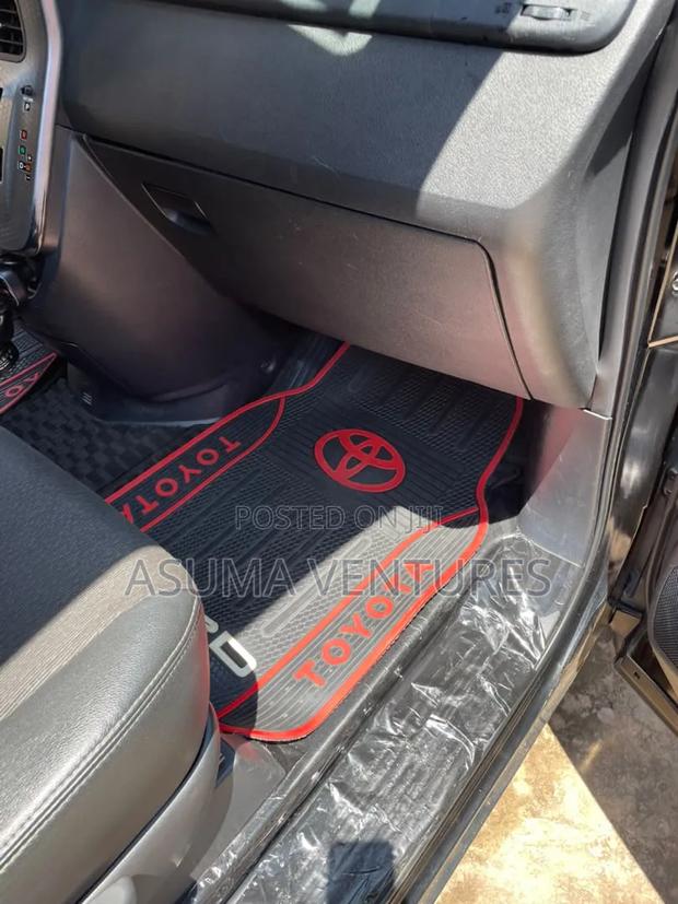 Toyota Voxy V 2WD 8-Seater 2013 Black