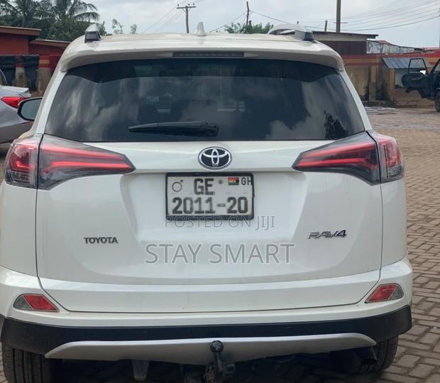 Toyota RAV4 2018 White