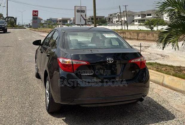 Toyota Corolla 2016 Black