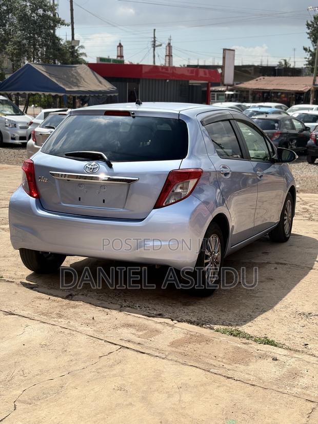 Toyota Vitz 1.3 AWD 3dr 2013 Blue