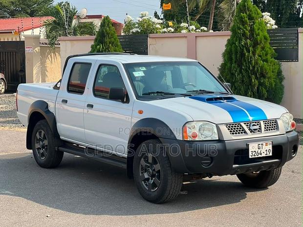 Nissan Hardbody 2019 White
