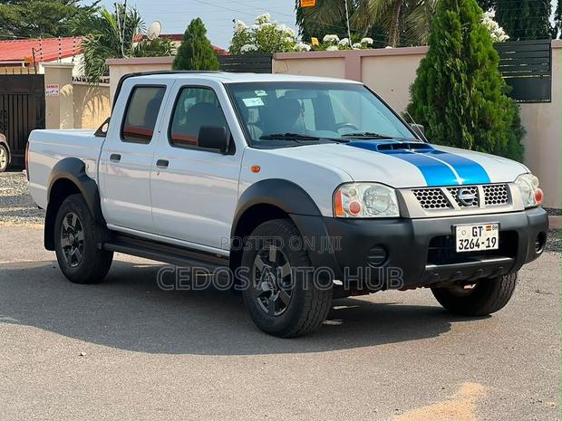 Nissan Hardbody 2019 White