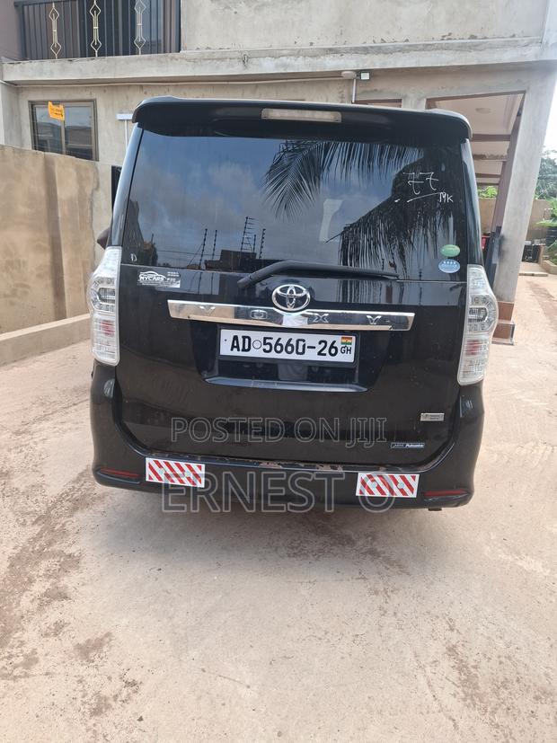 Toyota Voxy 2013 Black