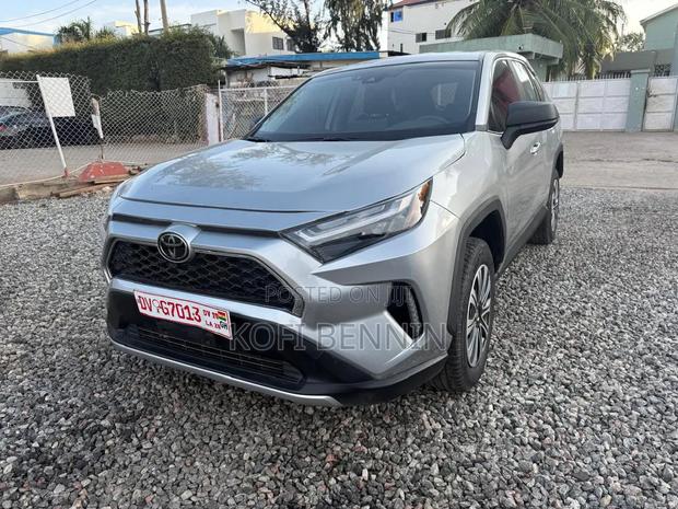 Toyota RAV4 Limited AWD 2023 Silver
