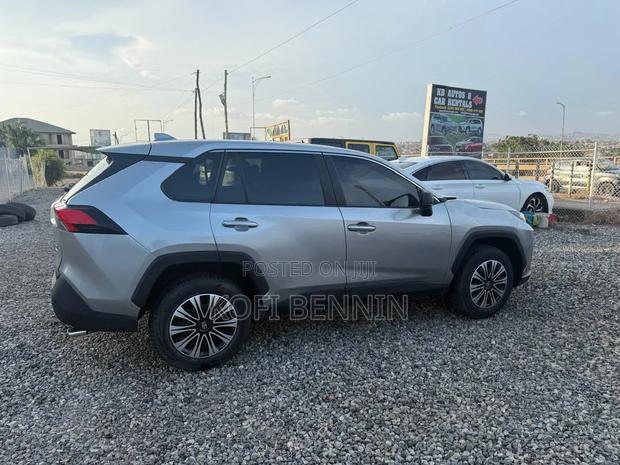 Toyota RAV4 Limited AWD 2023 Silver