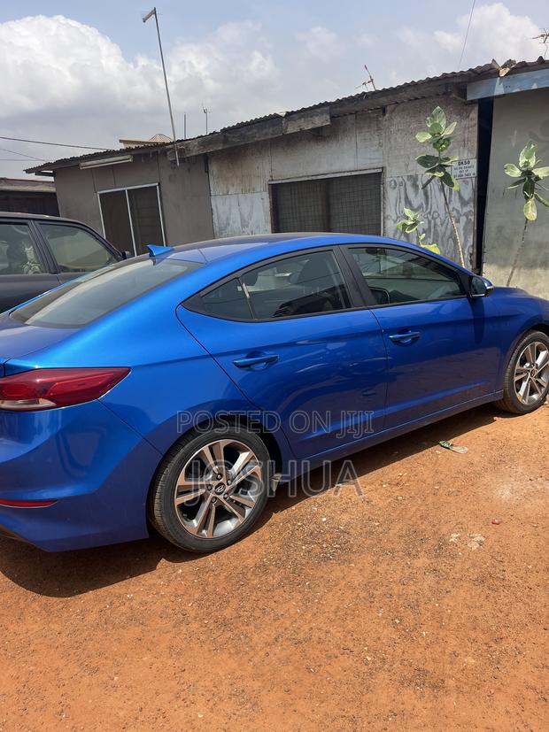 Hyundai Elantra SE Sedan FWD (2.0L 4cyl 6M) 2017 Blue