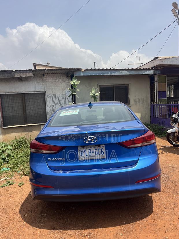 Hyundai Elantra SE Sedan FWD (2.0L 4cyl 6M) 2017 Blue