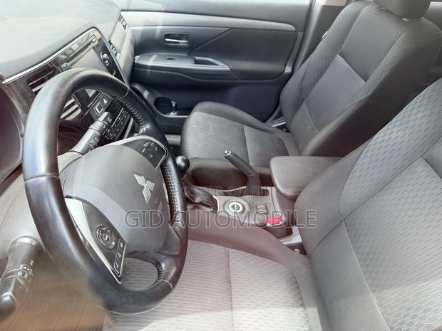 Mitsubishi Outlander 2017 Gray