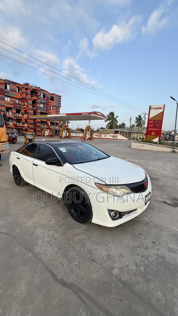 Toyota Camry LE 4dr Sedan (2.5L 4cyl 6A) 2013 White