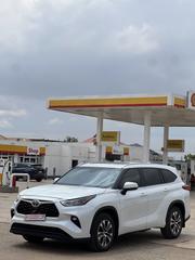 Toyota Highlander XLE 2022 White for sale
