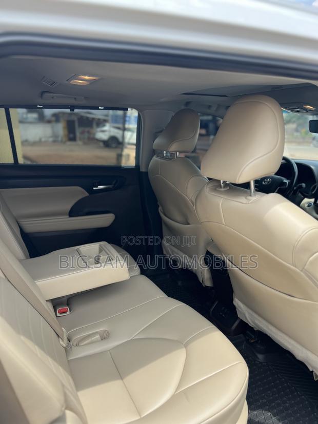 Toyota Highlander XLE 2022 White