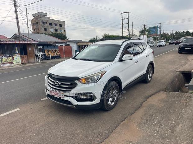 Hyundai Santa Fe SE AWD 2017 White