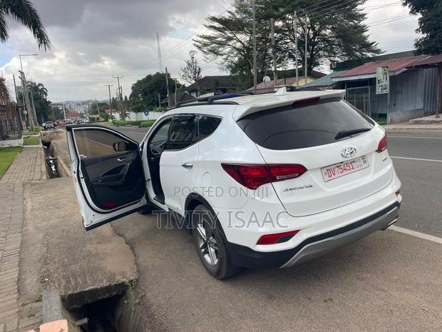 Hyundai Santa Fe SE AWD 2017 White