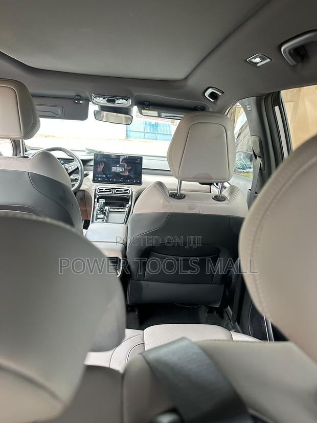 Geely Boyue 2025 Silver