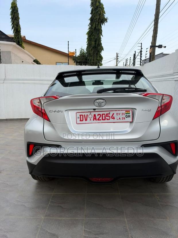 Toyota C-HR 2018 Silver