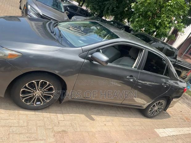 Toyota Corolla 2010 Gray