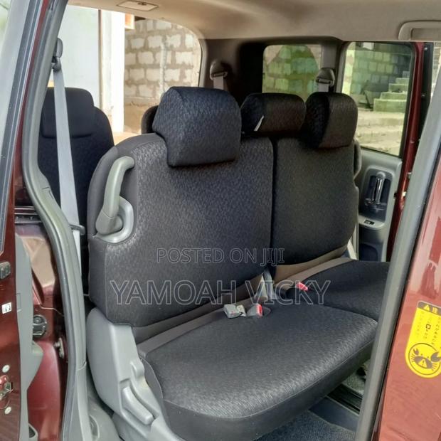 Toyota Sienta 1.5 AWD 2014 Brown