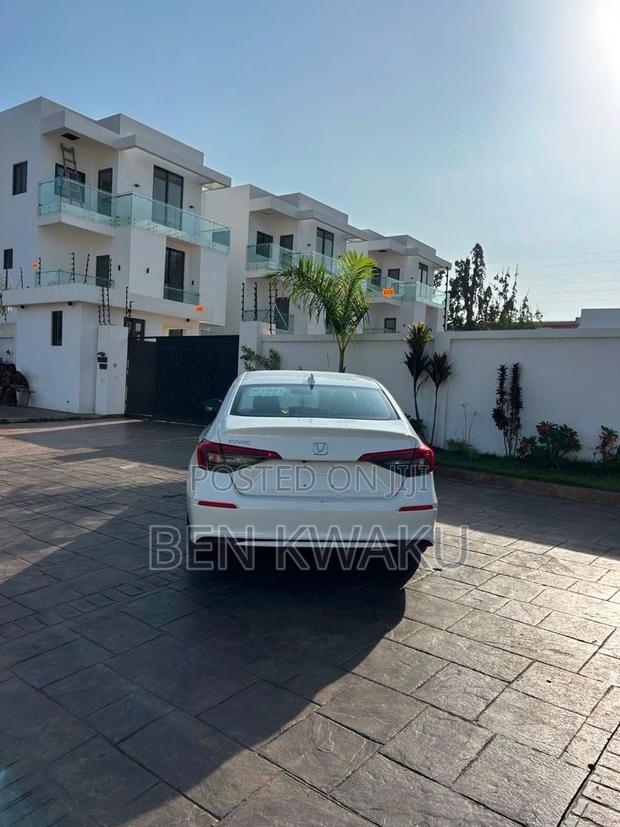 Honda Civic LX 2022 White