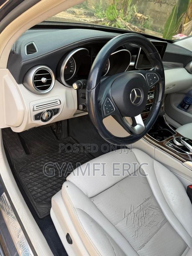 Mercedes-Benz C300 Luxury 4dr AWD 4Matic Sedan (2.0L 4cyl 7A) 2015 Gray
