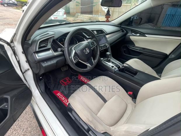 Honda Civic EX 4dr Hatchback (1.5L 4cyl) 2017 White