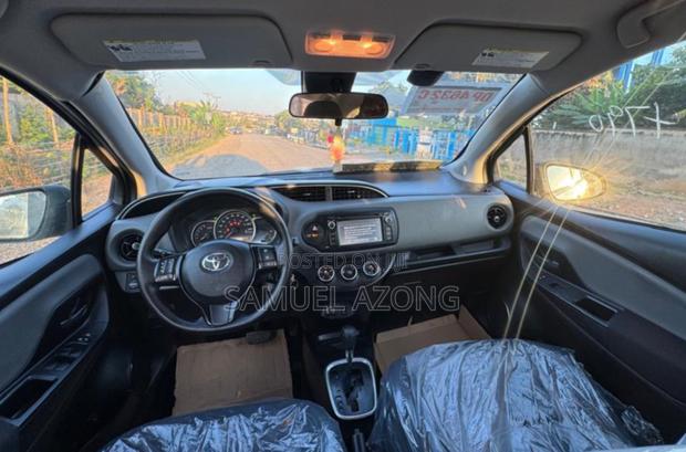 Toyota Yaris LE Hatchback 5dr 2018 Silver