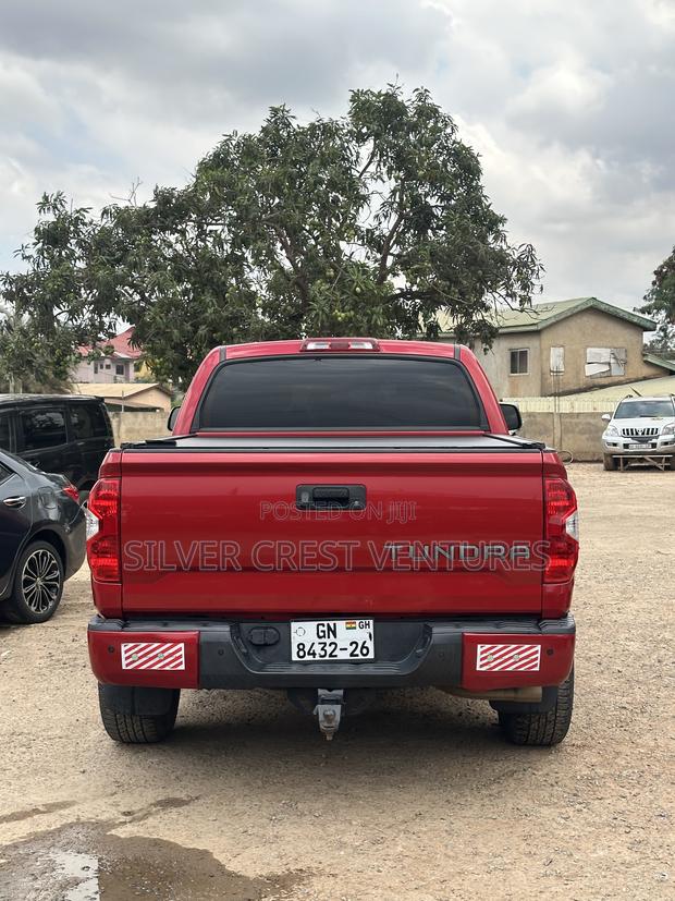 Toyota Tundra Platinum 5.7L V8 4x4 CrewMax 5.6 ft. box 145.7 in. WB Red