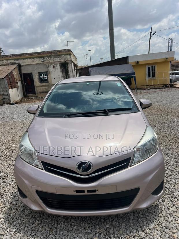 Toyota Vitz 2012