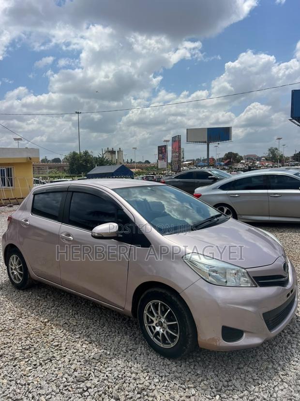 Toyota Vitz 2012