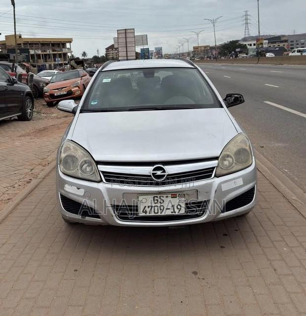 Opel Astra 1.6 Caravan 2008 Silver