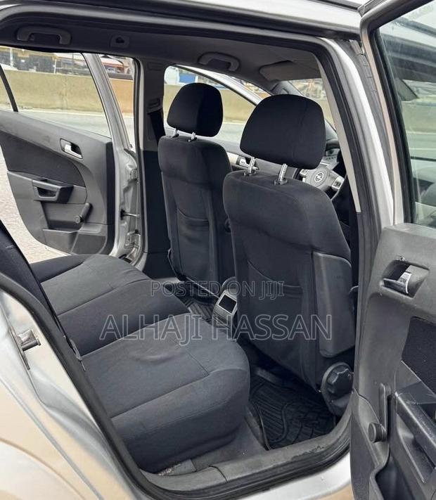 Opel Astra 1.6 Caravan 2008 Silver