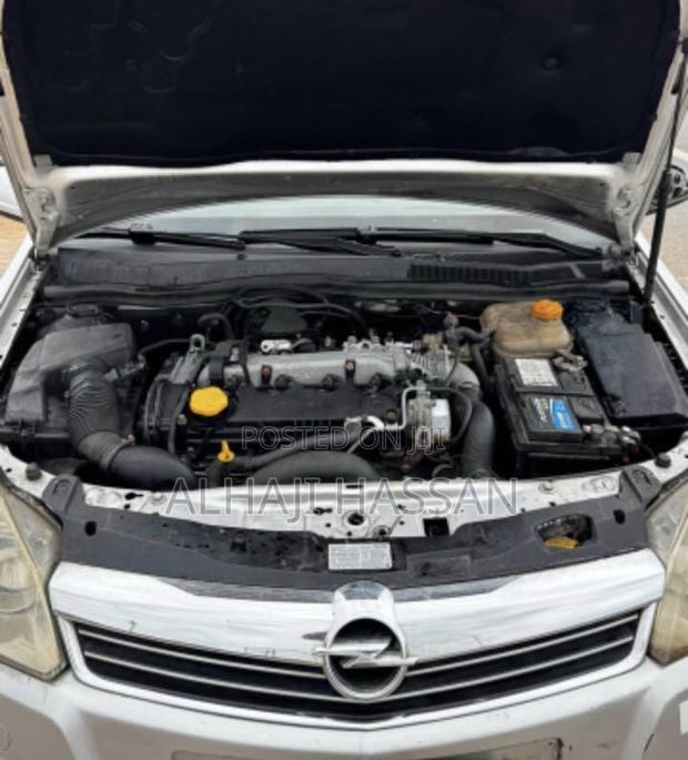 Opel Astra 1.6 Caravan 2008 Silver