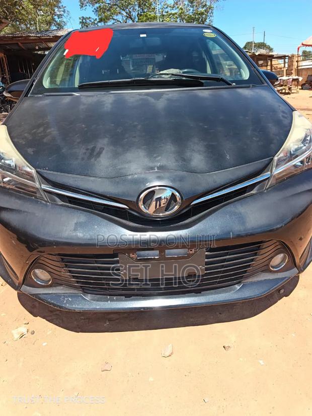 Toyota Vitz 1.3 FWD 3dr 2016 Black