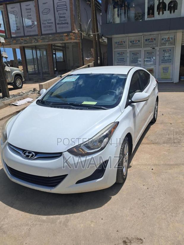 Hyundai Elantra Limited Sedan FWD (1.8L 4cyl 6A) 2016 White
