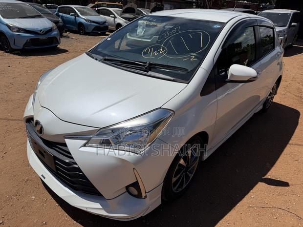 Toyota Vitz 1.3 FWD 5dr 2017 Off white