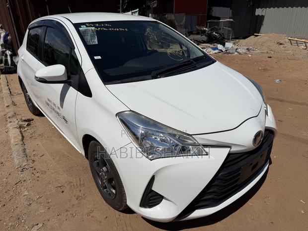 Toyota Vitz 1.3 FWD 5dr 2017 White