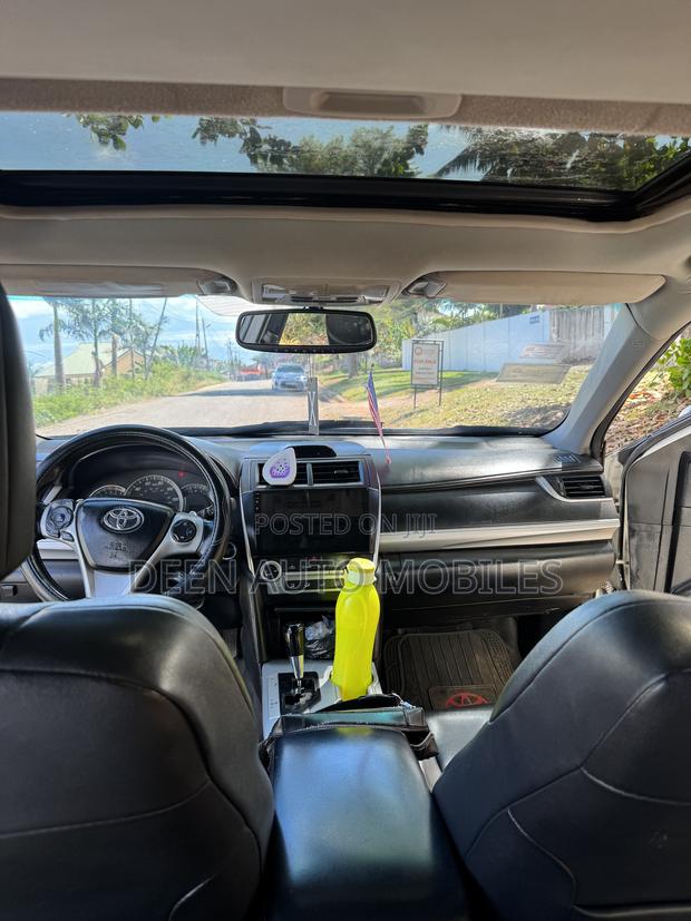 Toyota Camry SE 4dr Sedan (2.5L 4cyl 6A) 2014 White