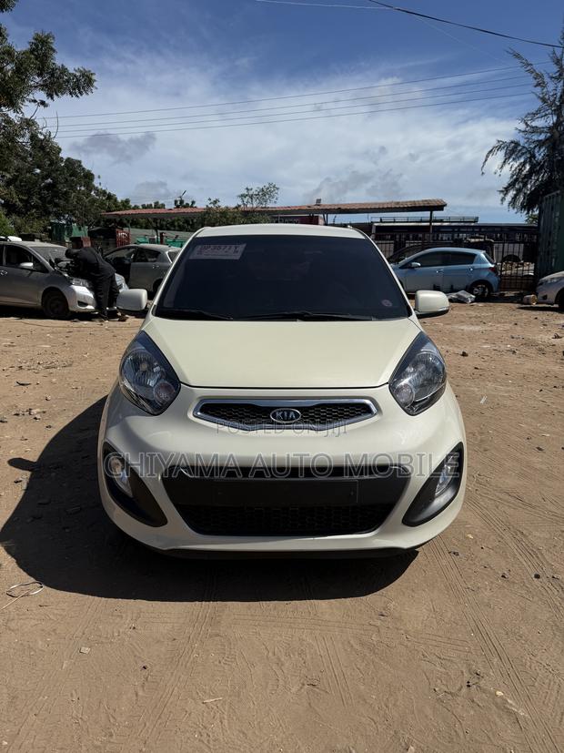 Kia Morning 2012 Off white