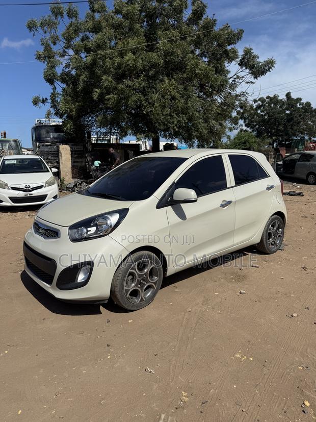 Kia Morning 2012 Off white