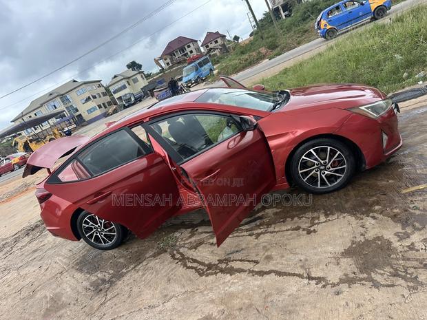 Hyundai Elantra Limited 2019 Red