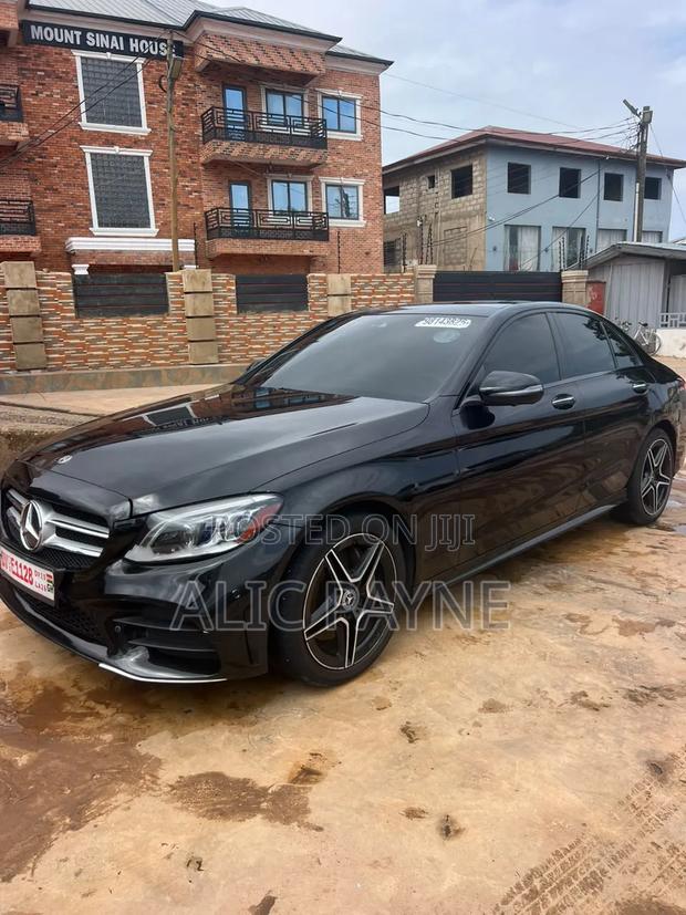Mercedes-Benz C300 2021 Black