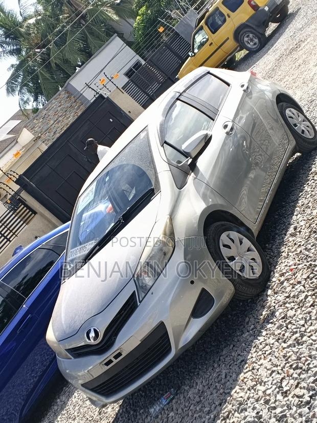 Toyota Vitz 2012 Gray