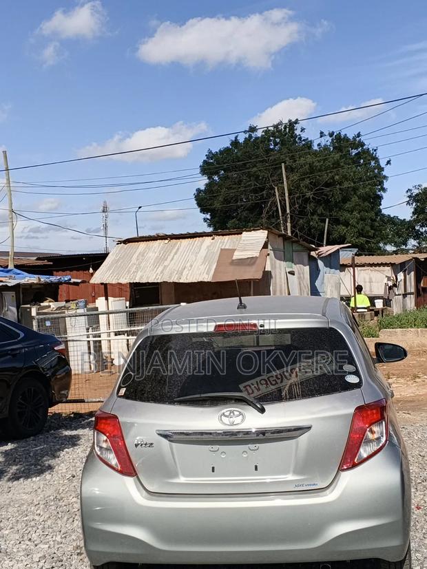 Toyota Vitz 2012 Gray