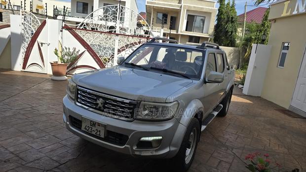 Peugeot Landtrek 1.9 Diesel Double Cab AWD 2021 Gray