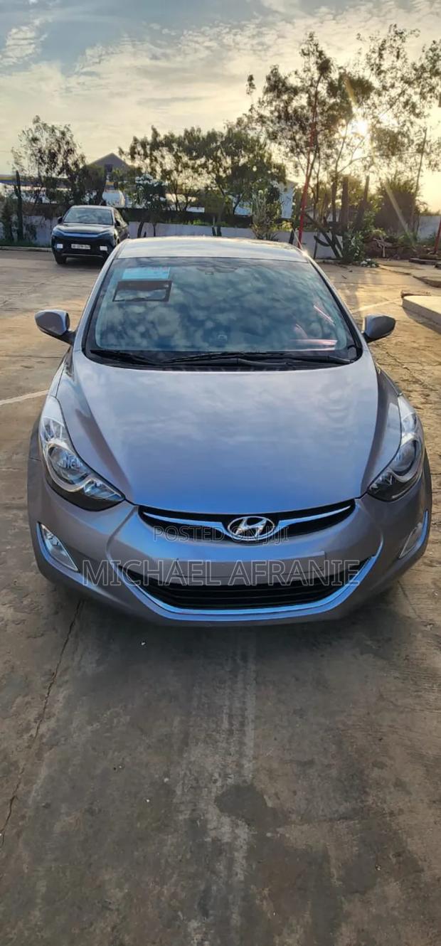 Hyundai Elantra SE 4dr Sedan (1.8L 4cyl 6A) 2015 Gray